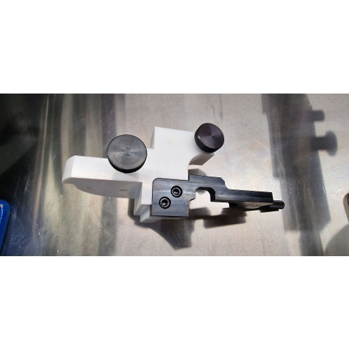 PUMP HOLDER TYPE DV4 X39-800-200-006